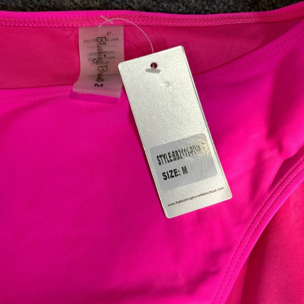 Blushing Brunette bottoms feature